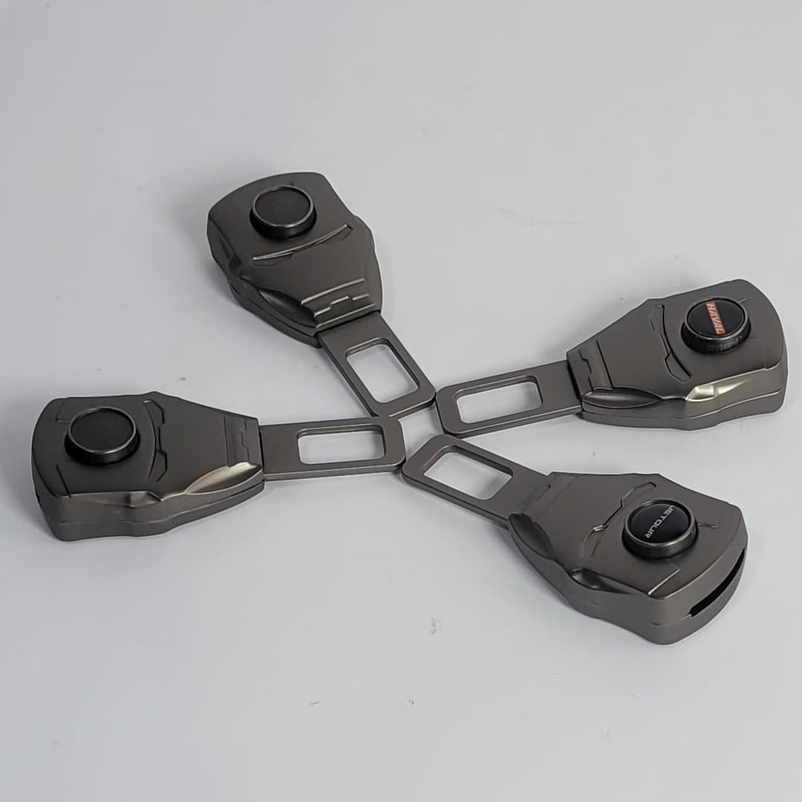 Universal - Seat Belt Extender Black Iron Men - 1196