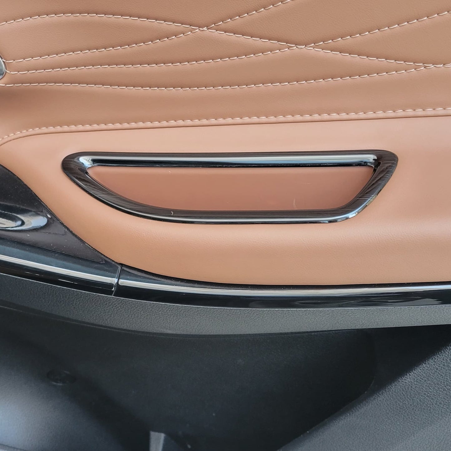 Oshan X7 - Inner Door Handle Frame - 121