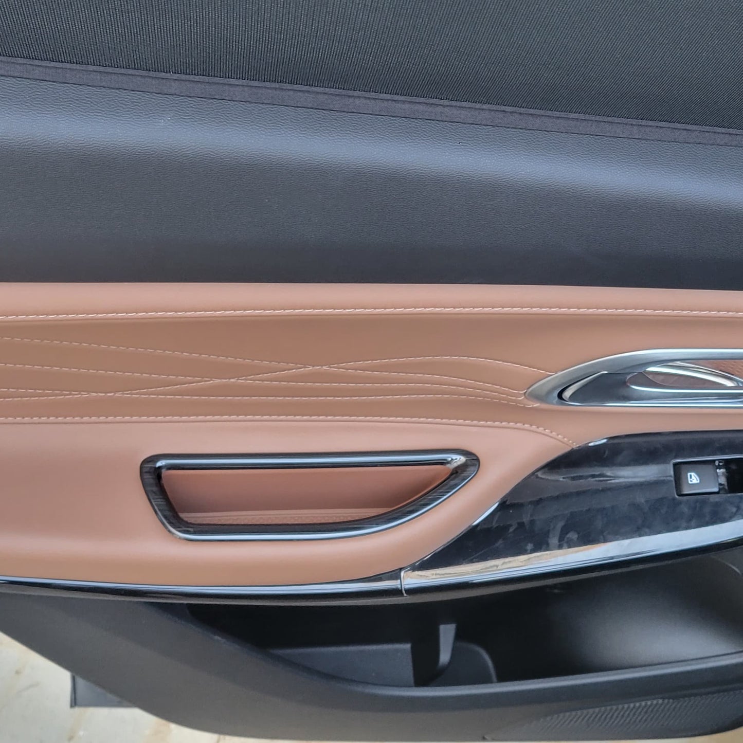 Oshan X7 - Inner Door Handle Frame - 121