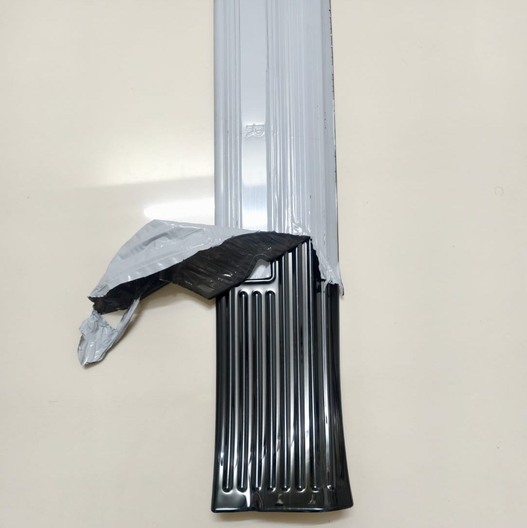 SO5 - Door Sills Inner Black - 1348