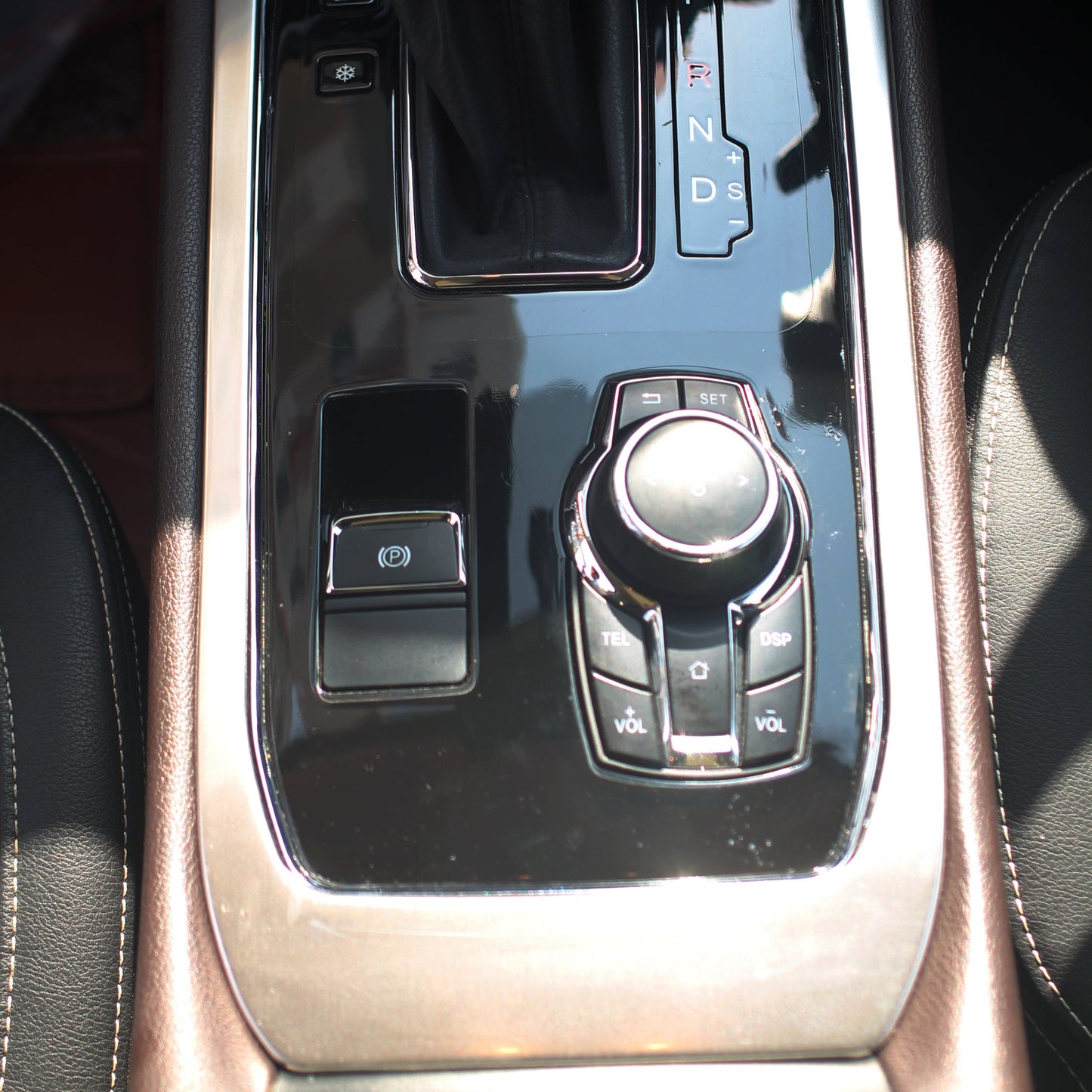 580pro - Center Console Frame - 54