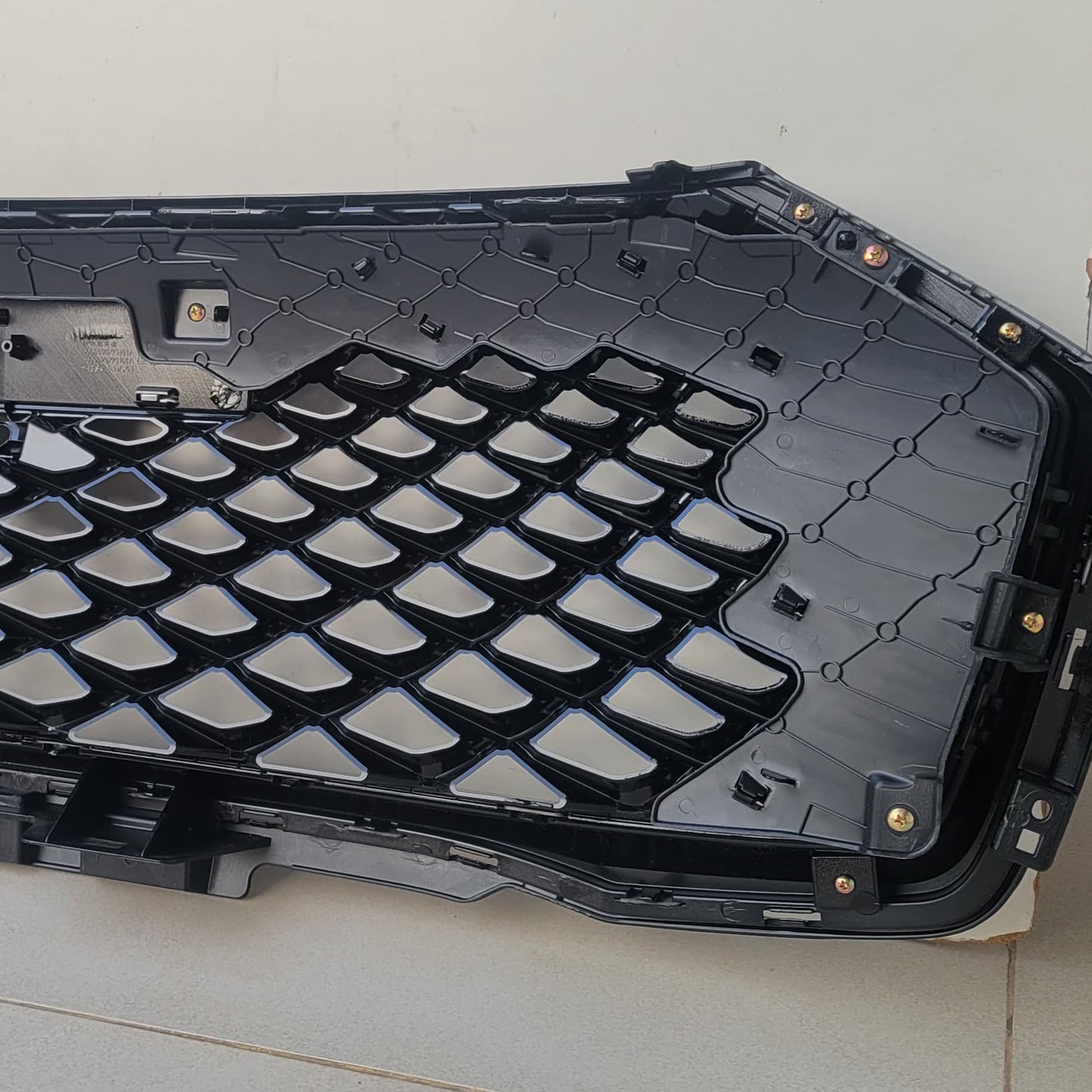 H6 - Front Show Grill With Logo - 886