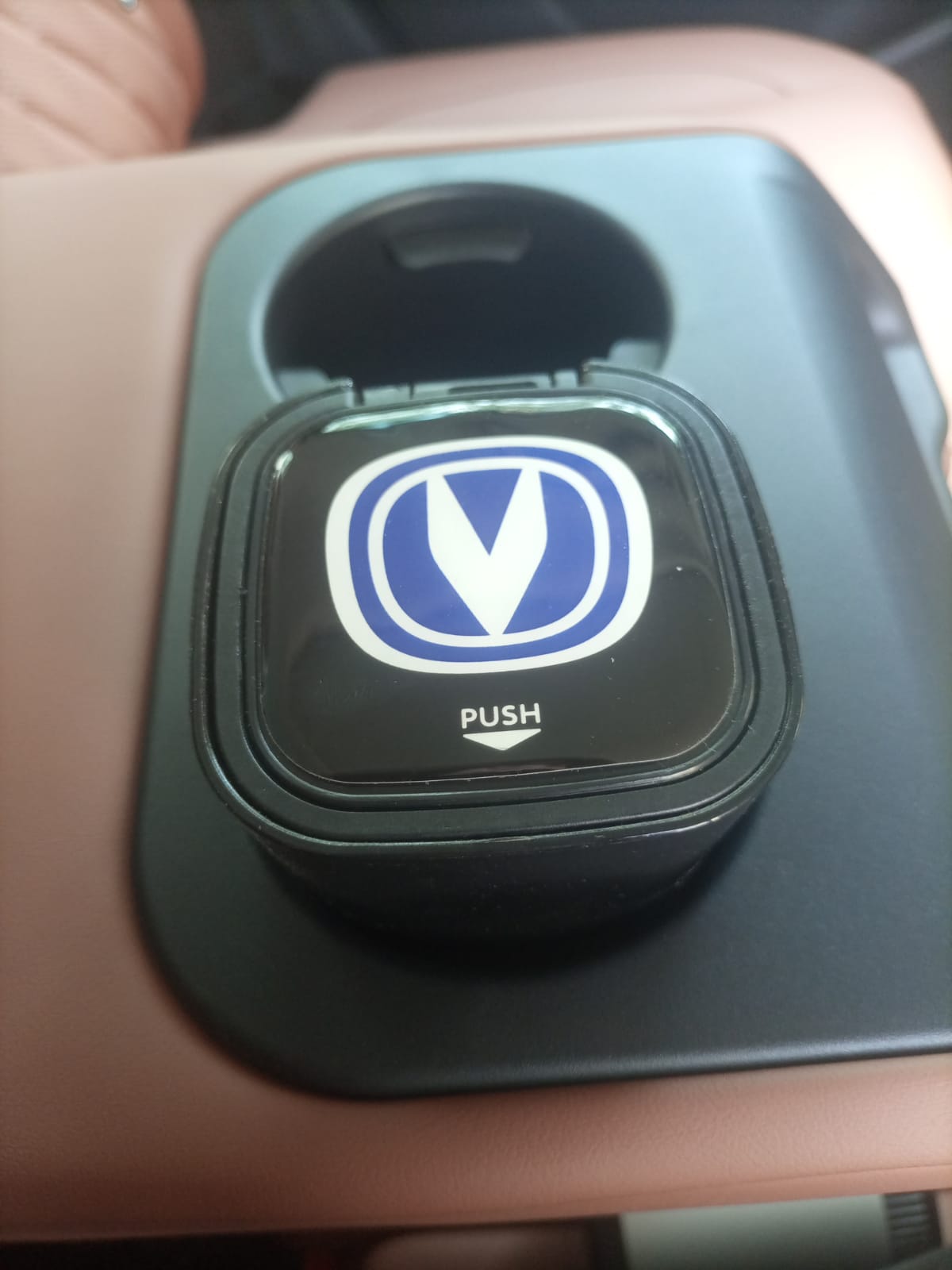 Oshan x7 - Car Ash Glass Square - 919