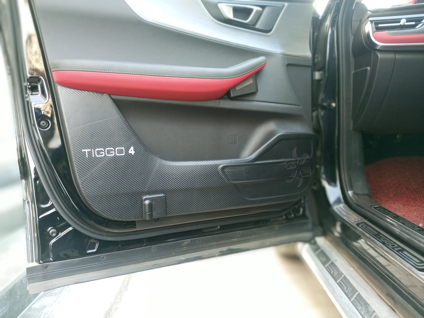 Tiggo 4 - Anti Door Kick PU Sticker - 96