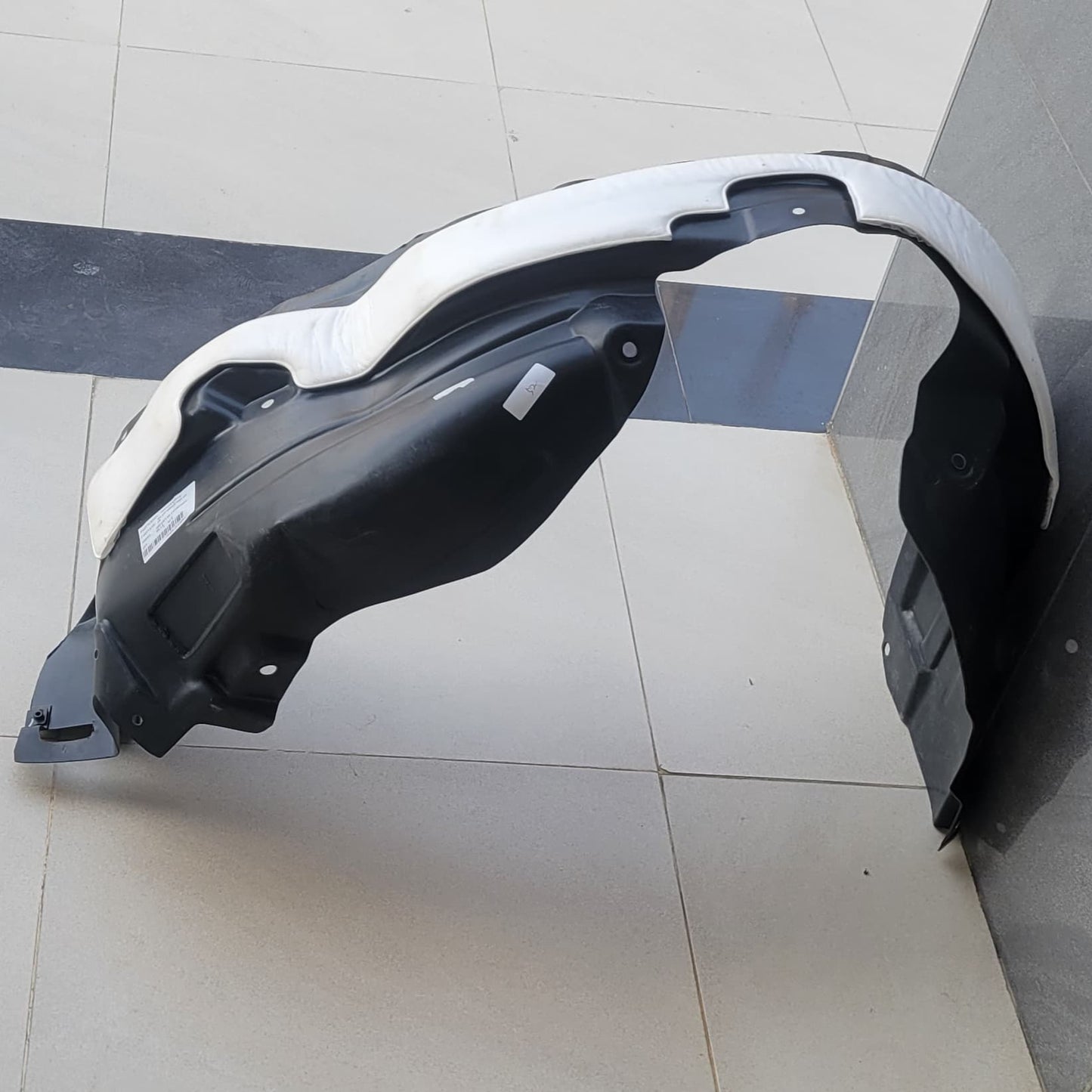 H6 - Front Mudguard Splash Shield RIGHT - 983