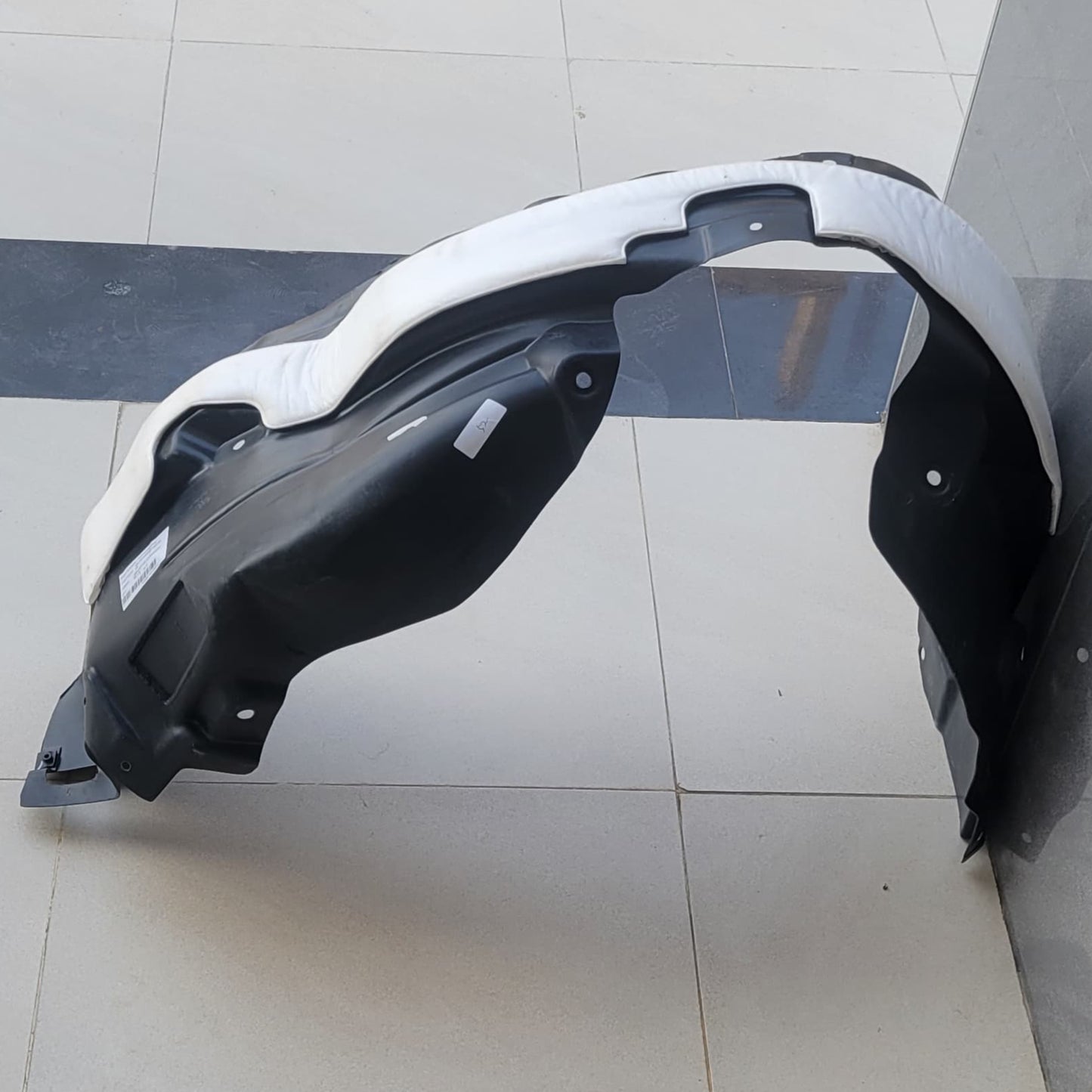 H6 - Front Mudguard Splash Shield RIGHT - 983