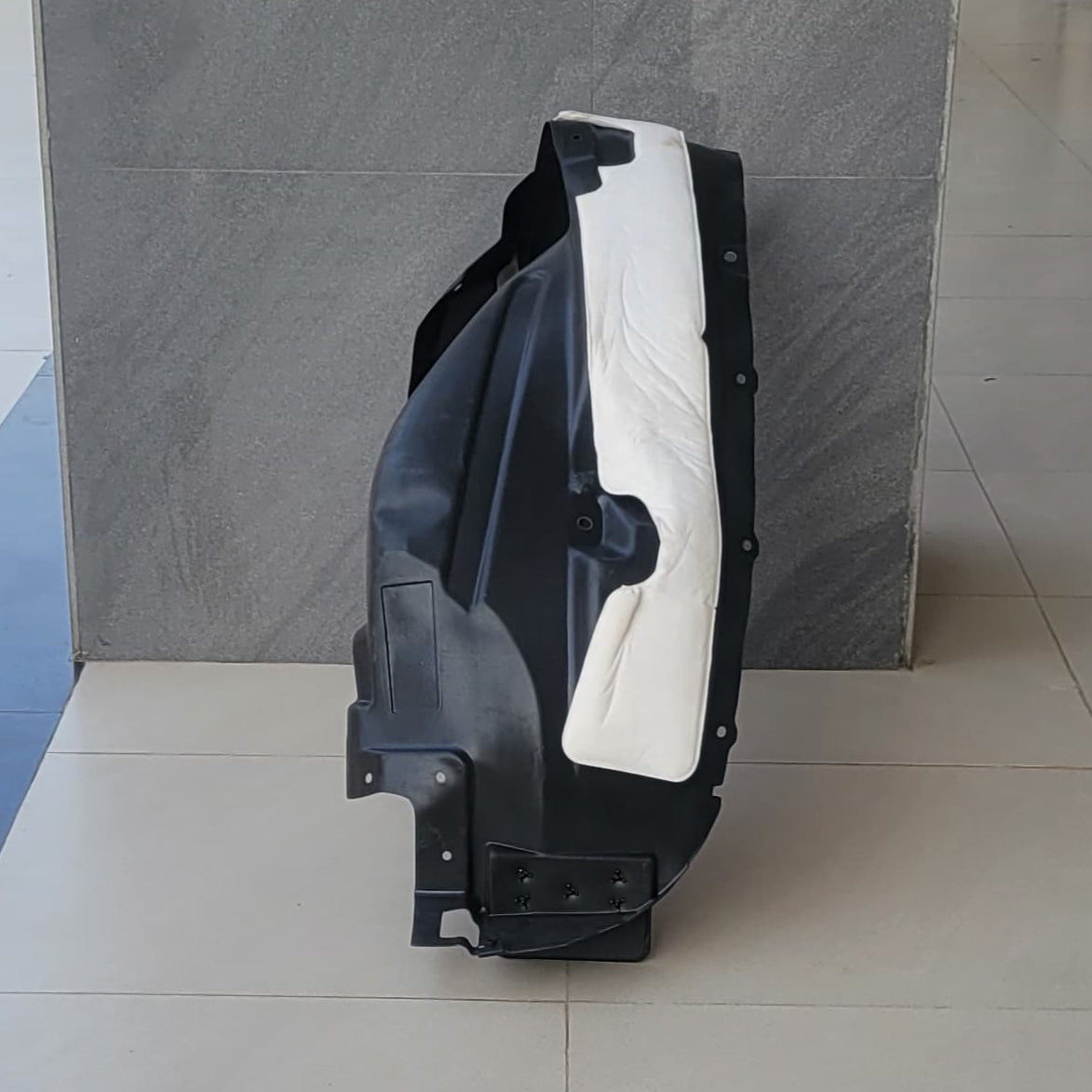 H6 - Front Mudguard Splash Shield LEFT - 984