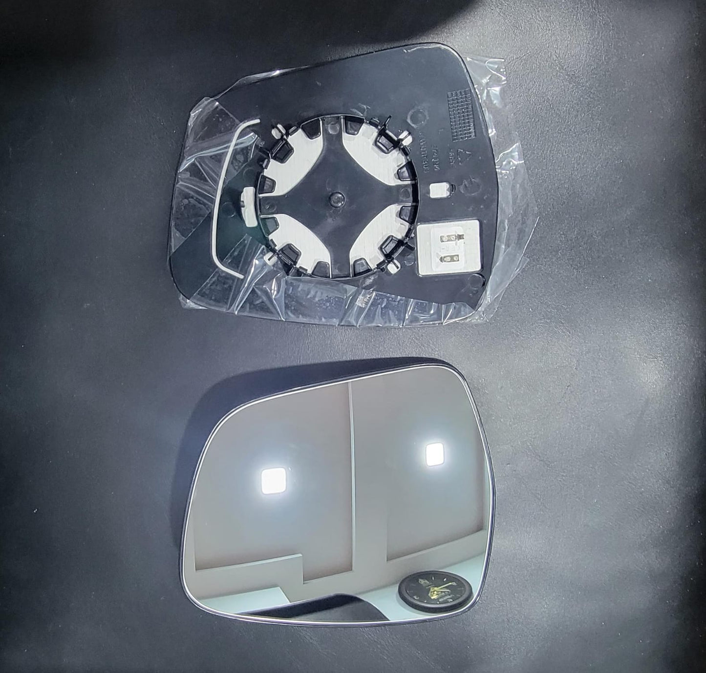 Proton X70 - Side Mirror Glass - 1108