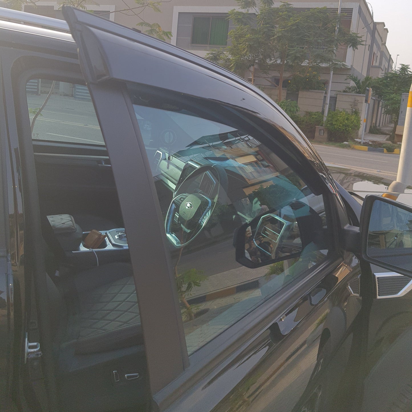 Jac T9 - Window Visor With Black Trim - 1204