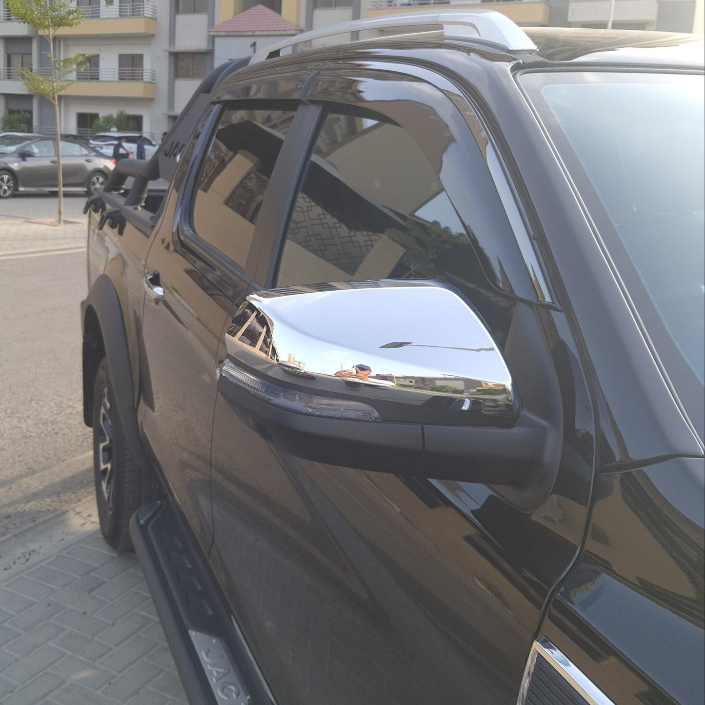 Jac T9 - Window Visor With Black Trim - 1204