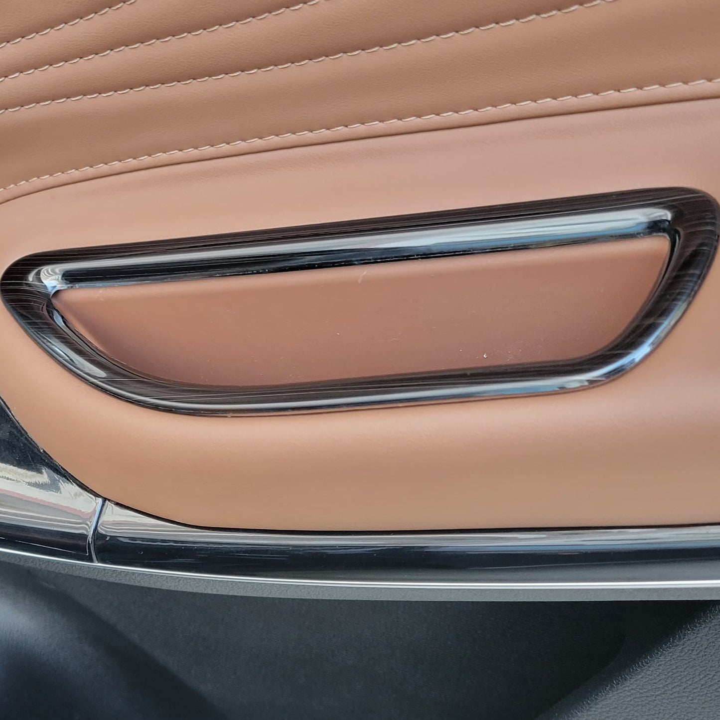 Oshan X7 - Inner Door Handle Frame - 121