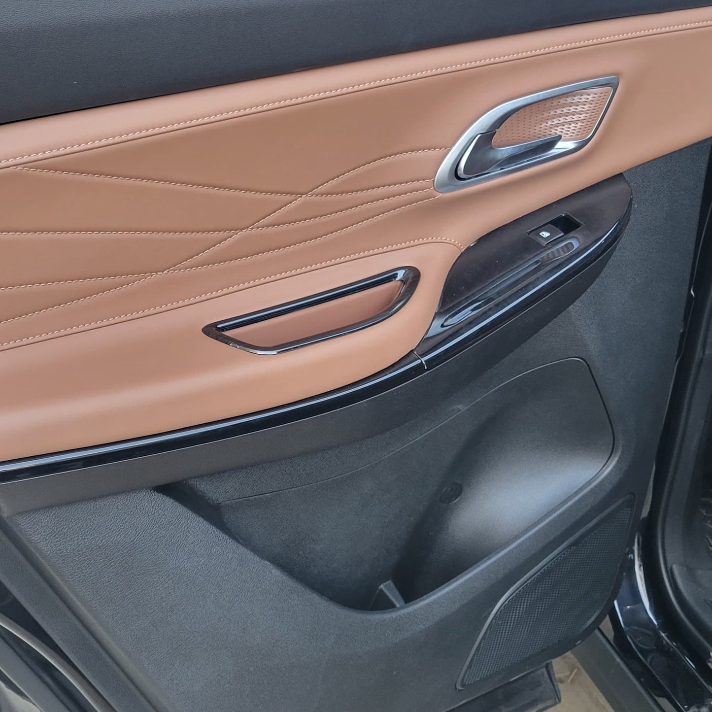 Oshan X7 - Inner Door Handle Frame - 121