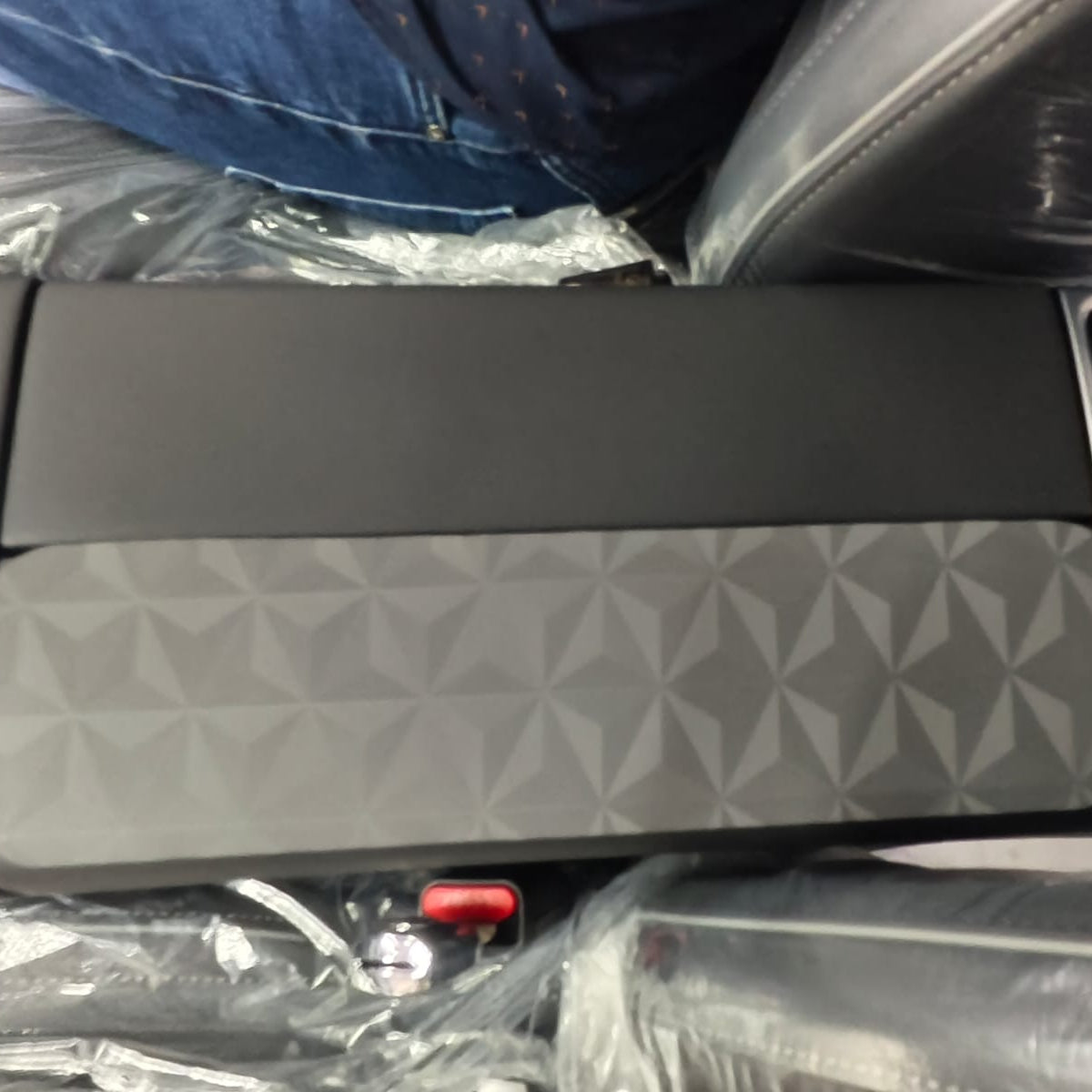 Jaecoo J7 - Arm Rest Cover Panel Dark Grey - 1340