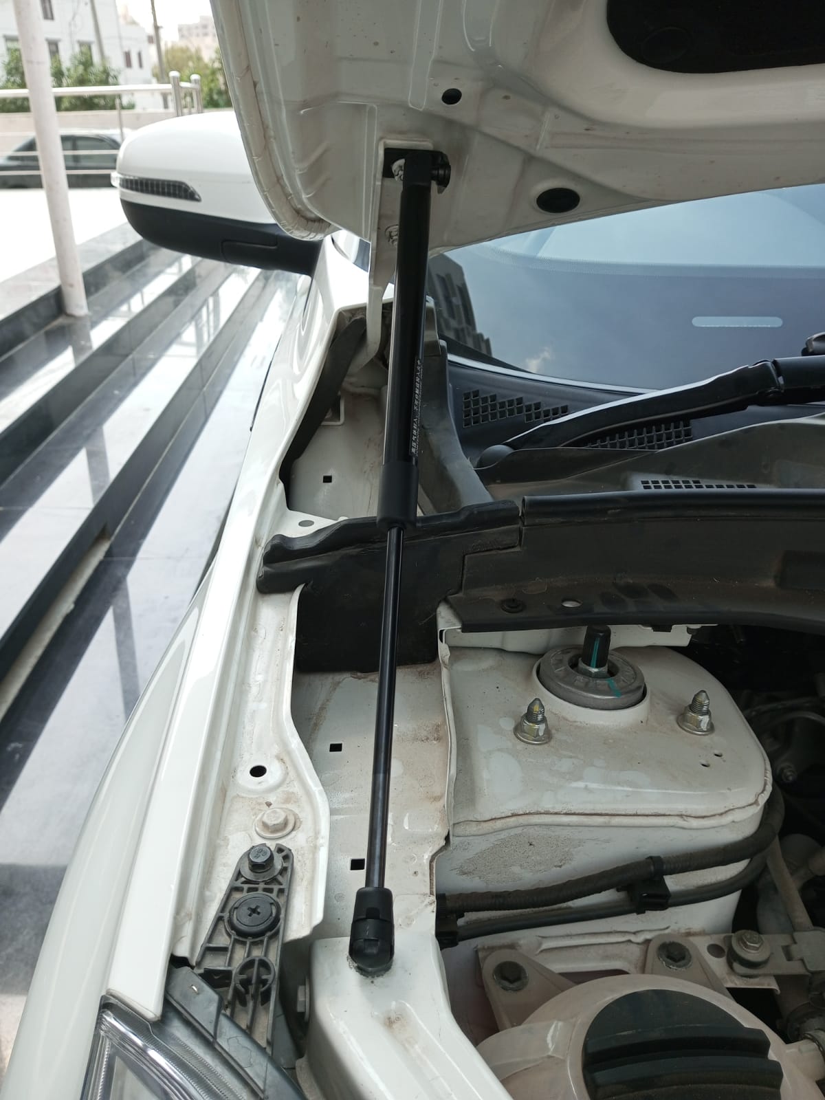 Tiggo 4 - Bonnet Hydraulics Set - 813