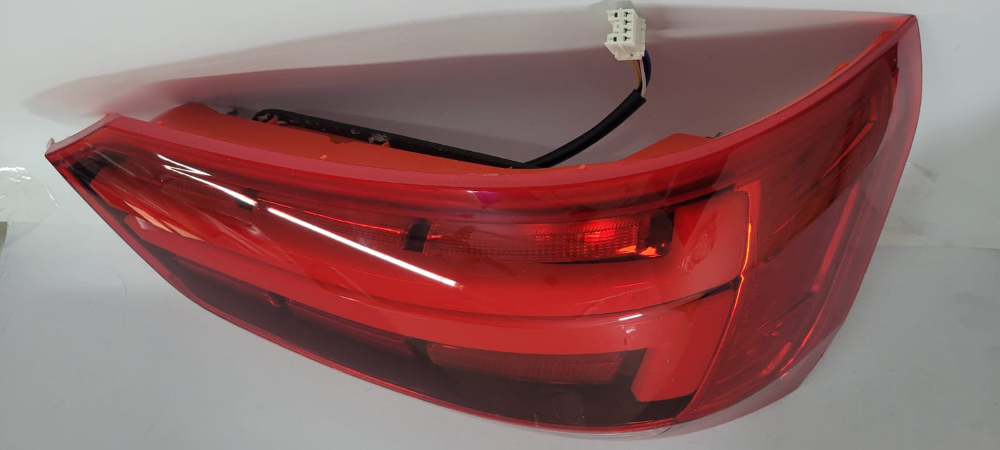 580pro - Rear Tail Light RIGHT - 952