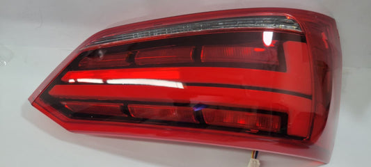 580pro - Rear Tail Light RIGHT - 952